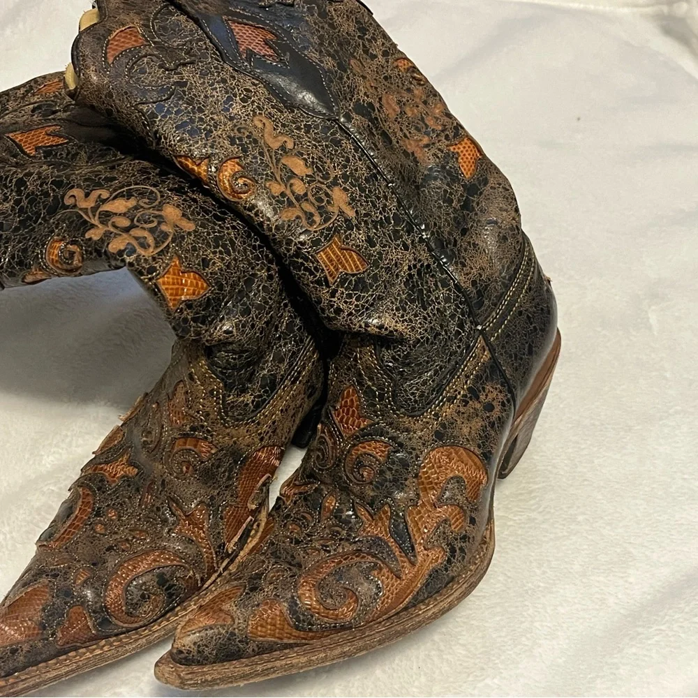 Corral Rustic Black and Brown Boots - Picture 2 of 8